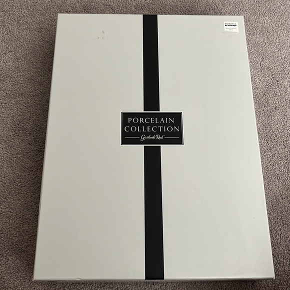 Porcelain Wedding Picture Frame with Resin Bow - Picture 4 of 5